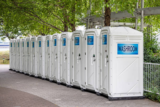 Best Portable restroom trailer rental  in Bradley, IL